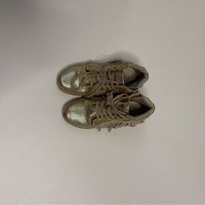 Joyfolie Girls Size 11 Gold Fringe High-Top Sneakers ✨